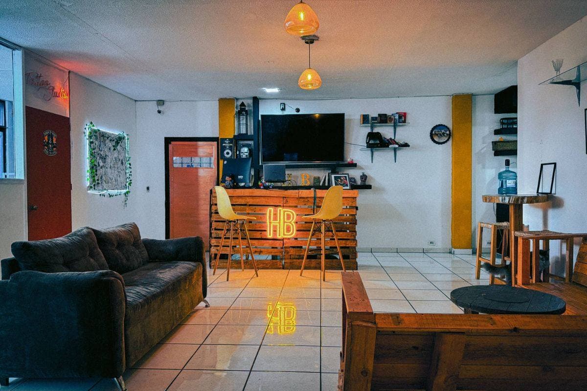 Vista general de Hellblinders Society - La mejor barbería y estudio de tatuajes en el Centro de Tepic